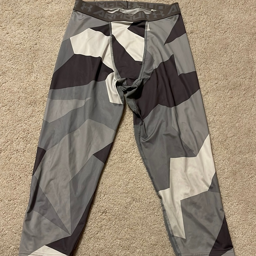 Under Armour Heat Gear Tights. Youth XL Fitted.